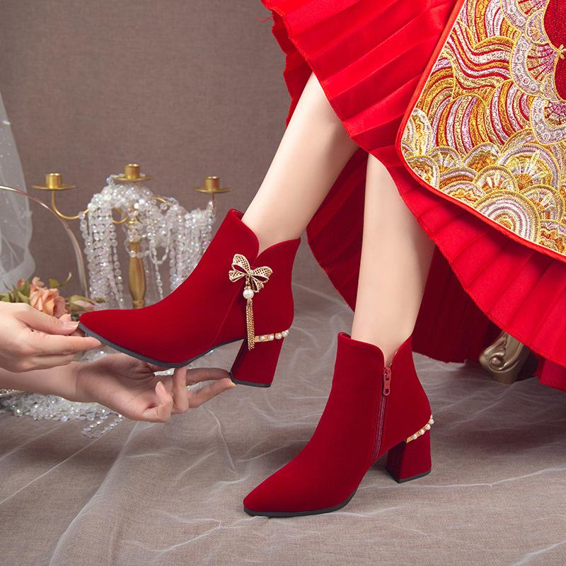 Internet-Berühmtheit Herbst- und Winter-Brautstiefel 2025 neue burgunderrote festliche Hochzeitsstiefel Strass-Fransen dicker Absatz keine müden Füße Modestiefel