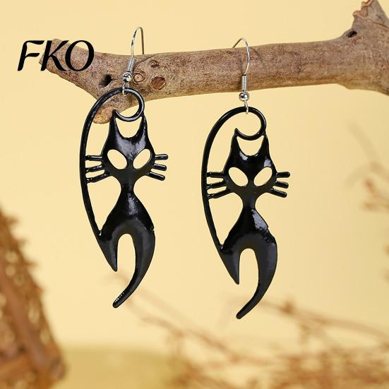 Unique Holiday Gifts for Friends 1 Pair Halloween Earrings Women, Skeleton Spider Pumpkin Detailed Alloy Charms Ghost Bat Dangle Earrings, Gothic