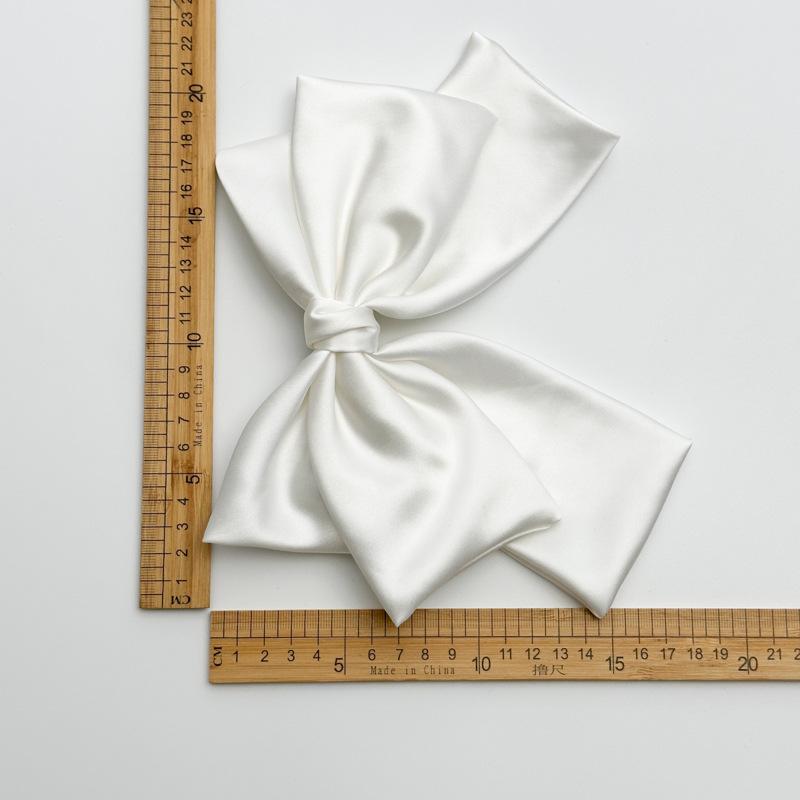 Simple Bow Hairpin with Three Layers of Soft Satin Surface, Retro Elastic Hairpin for The Back of The Head.