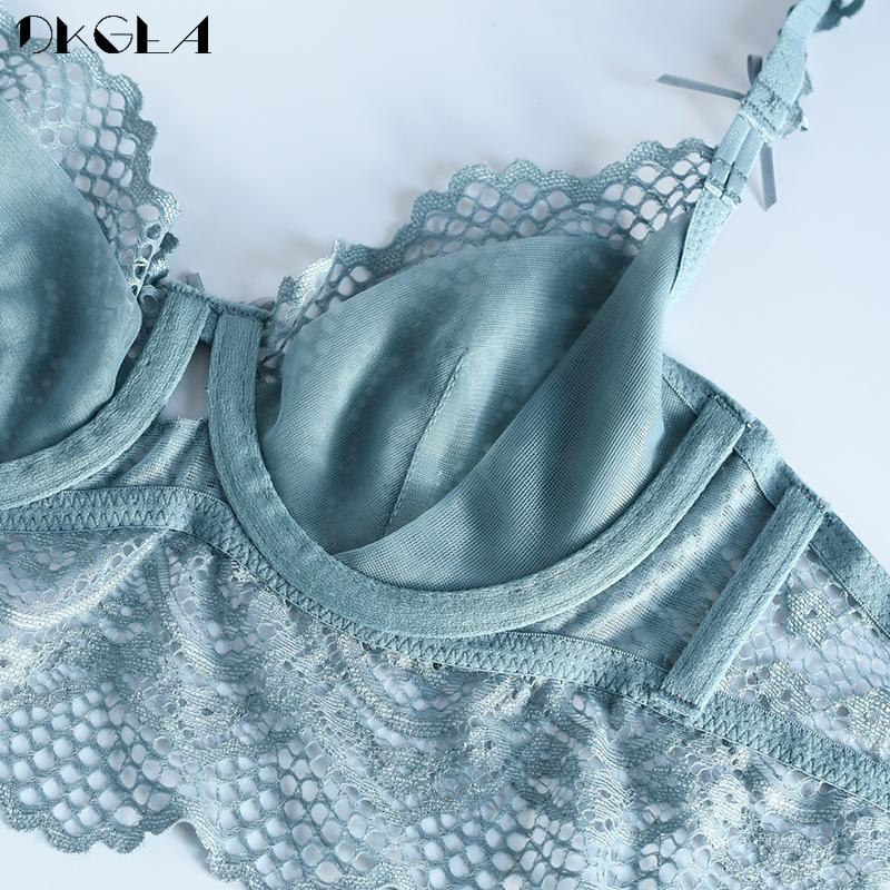 DKGEA ქალების Hollow Out Lace Bra კომპლექტი სექსუალური brassiere Ultrathin საცვლების პლუს ზომა
