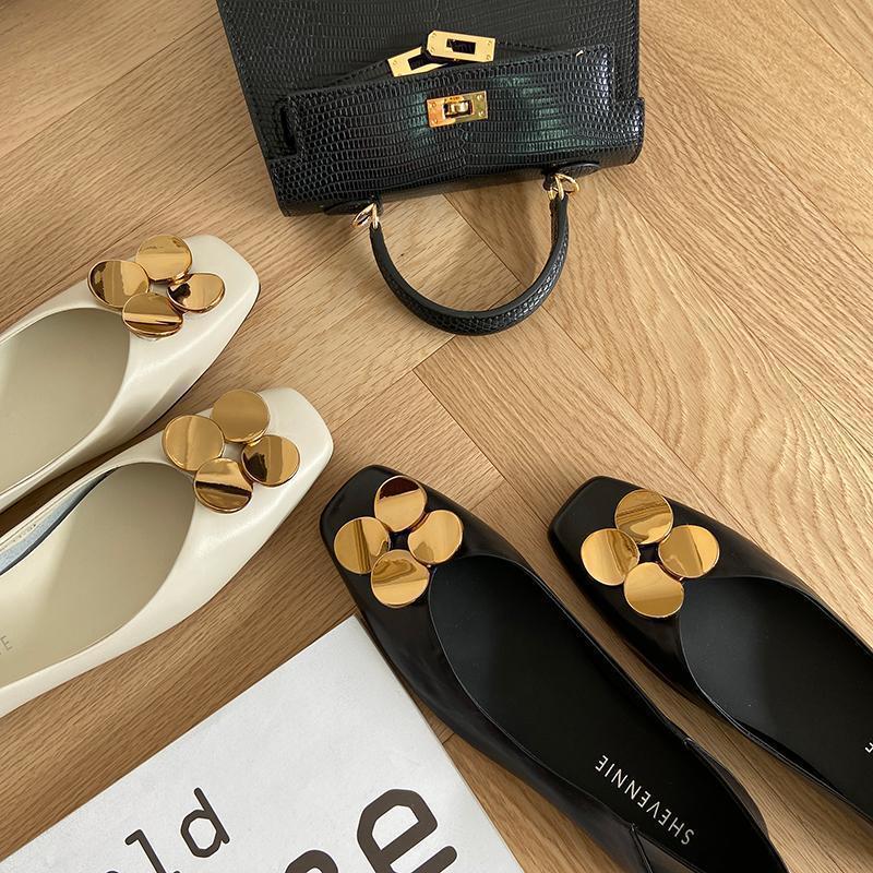 Metal square head single shoes women's versatile spring and autumn 2025 new flat bottom shallow mouth low heel retro grandma shoes ladyshoes