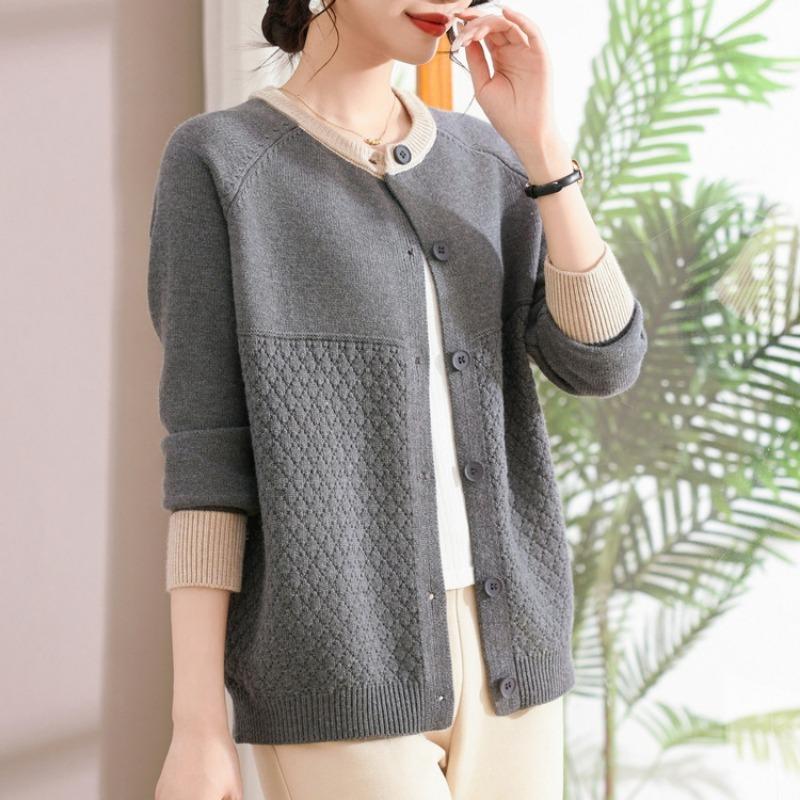Middle-aged mother spring knitted sweater women's spring and autumn long-sleeved clothes middle-aged and elderly sweater outer bottoming shirt