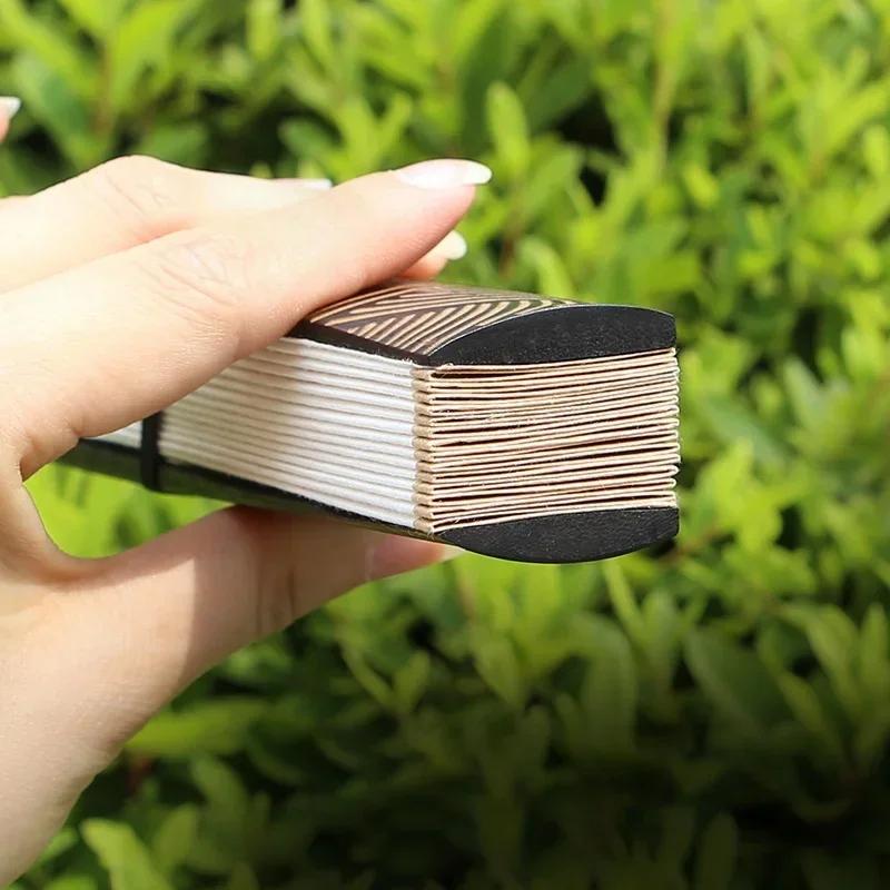 Nový čínský styl ruční vějíř vzor mraků vyřezávaný zlatý posyp voděodolný surový hedvábí starožitný střapec pánské a dámské taneční vějíře