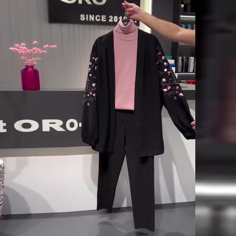 

2024 Осенний женский вышитый трикотажный комплект и брюки Small чёрный