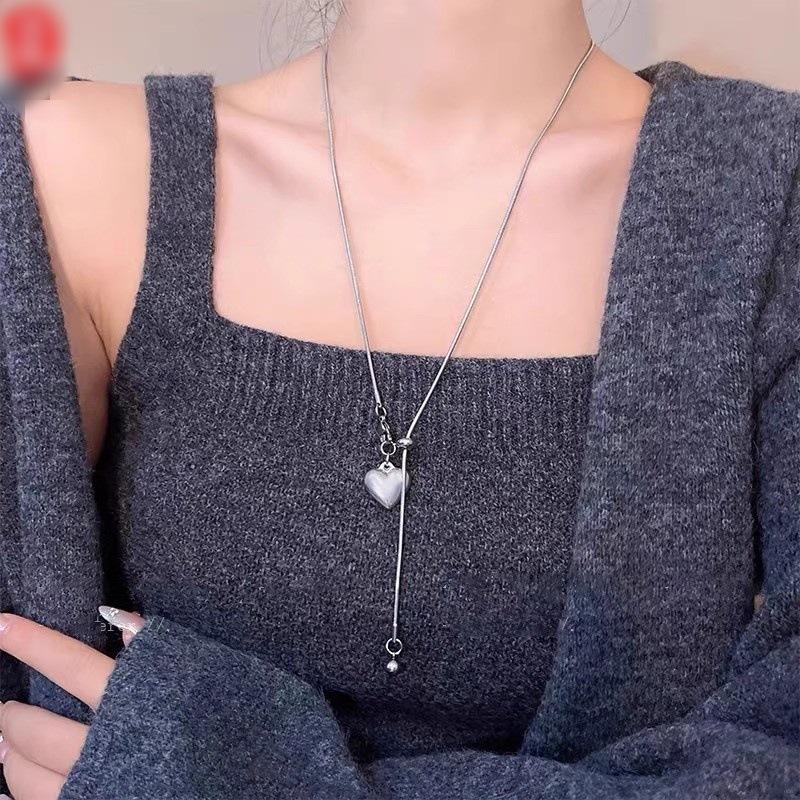 Trend of the times! Simple silver love pendant necklace women's light luxury long spring and summer temperament sweater chain