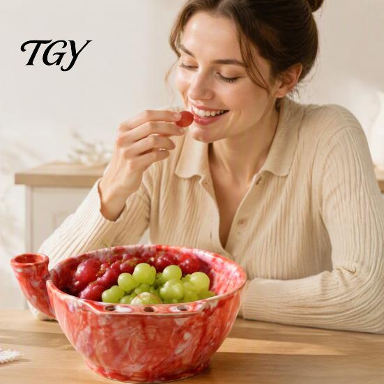 Compact Fruit Drainer Ceramic Berry Bowl, Self Rinsing with Drainage Hole Washing Practical Housewarming Gift Decorative Glazed Bowl for Kitchen
