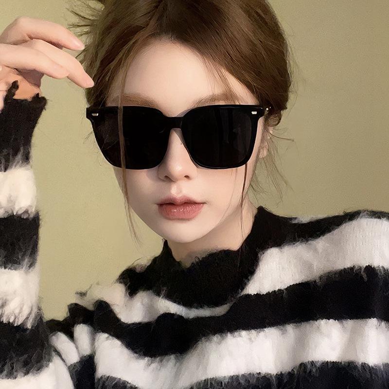 GM Women's Trendy High-End Polarized Sunglasses for Slimming Round Face, Men's Driving Glasses with Large Frame & Sunscreen Protection.