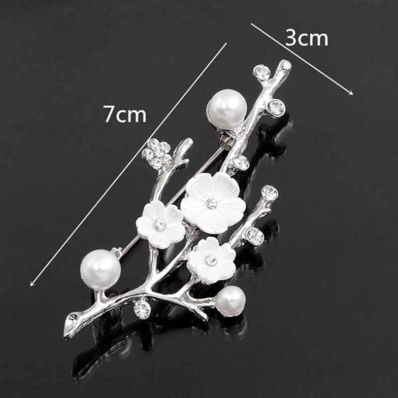 Handmade Plum Blossom Brooches Pins Women Vintage Pearl Brooch Clothing Accessories for Bouquet Wedding Party Jewelry
