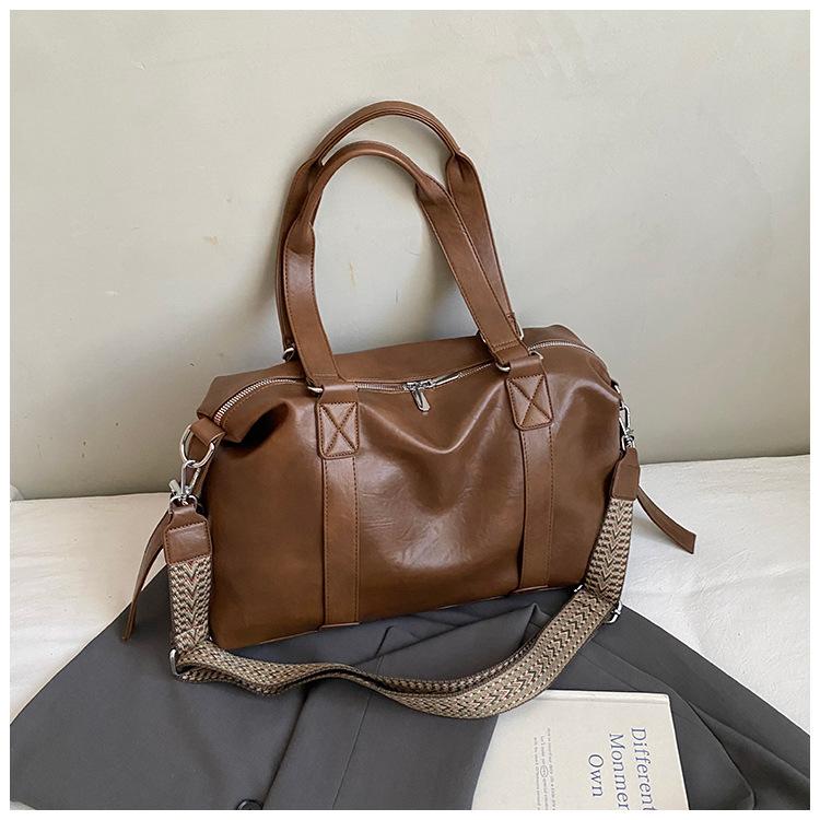 

Повседневная большая сумка женская 2025 новая универсальная сумка подмышку сумка-мессенджер через плечо для поездок на работу новая портативная сумка-тоут коричневый