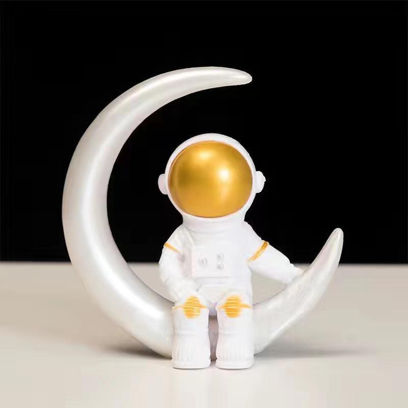 Small Resin Astronaut Figurine - Perfect for Home Decor, Valentine's, or Birthday Gift