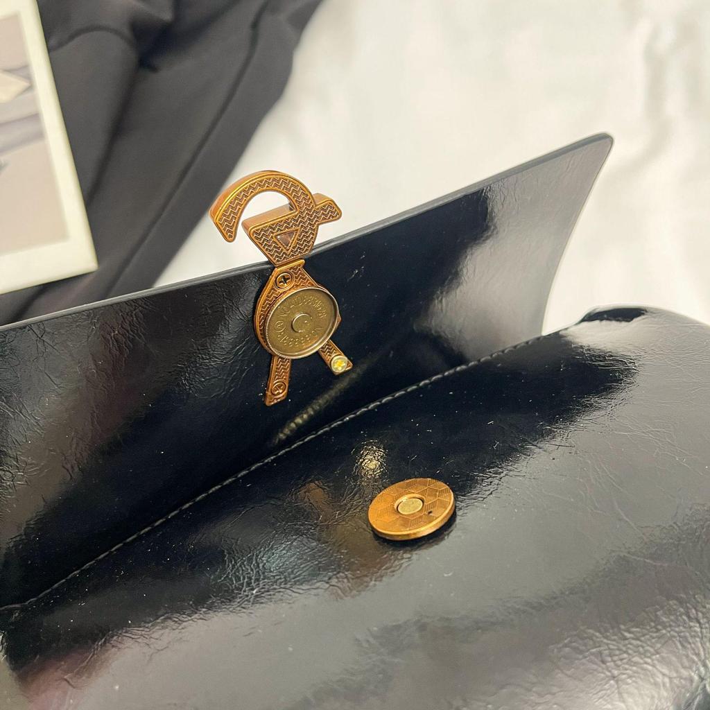 European & American Mini Shoulder Bag: Korean Fashion Niche, Underarm & Crossbody Styles