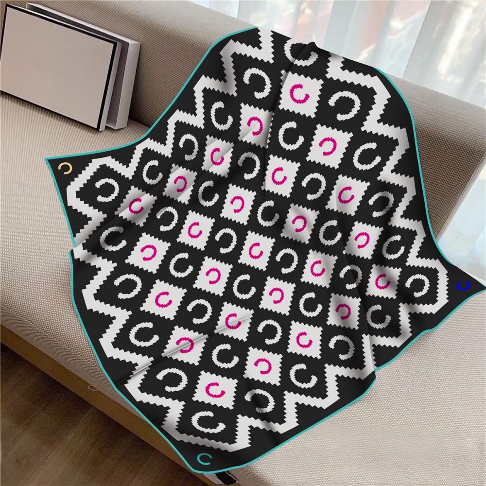 New Design Letters Flowers Printed Twill Silk Scarf Square Scarves Lady Wraps Kerchief Woman Neck Shawl Wraps Echarpes 90Cm