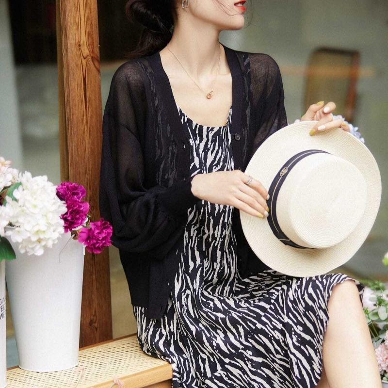 

Весенне-летняя новинка, легкий и дышащий кардиган из ледяного шелка, женская тонкая солнцезащитная рубашка с V-образным вырезом для кондиционирования воздуха, с топом one size fits all