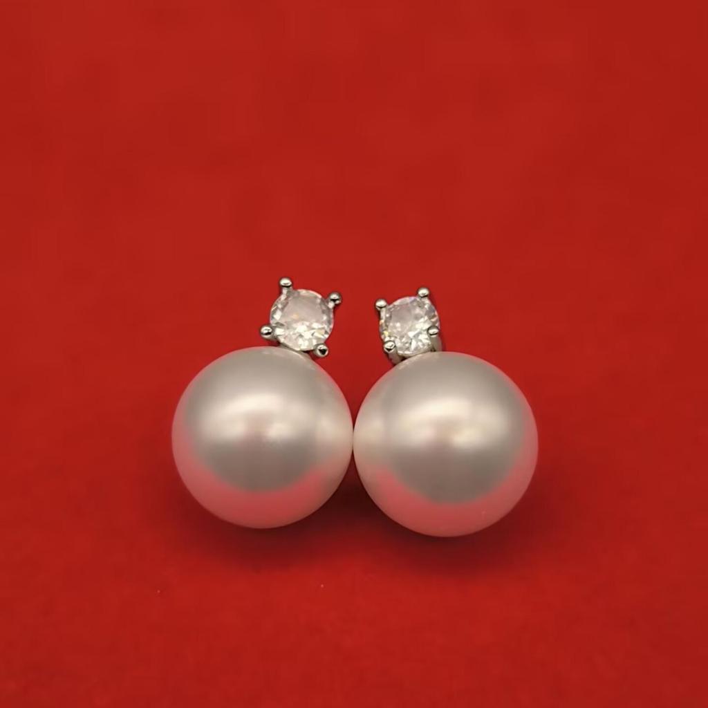 Women's Retro Pearl Flower Earrings - French Oil Painting Style, Versatile and Elegant for Daily Wear