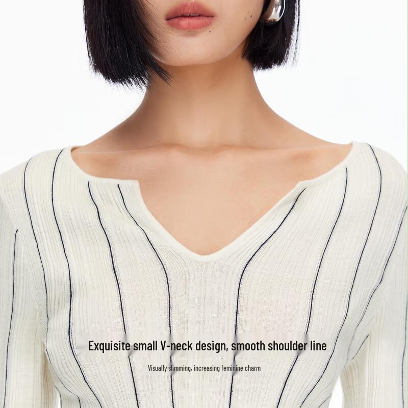 VEROMODA Women's Slim-Fit Striped V-Neck Knit Top