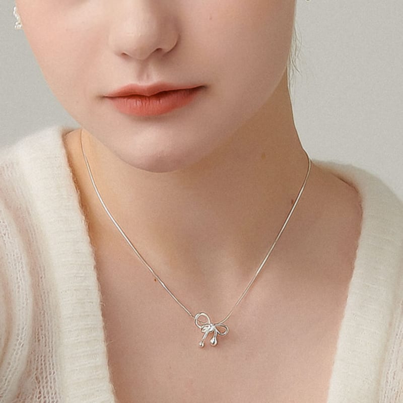 UNI.J Silky Ribbon Silver Necklace In506 [Silver]