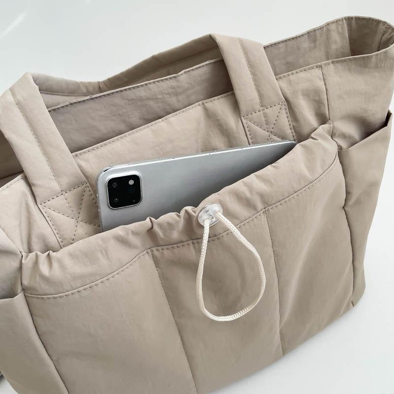 Large Capacity Nylon Tote Bag for Women Lightweight Shopping Shoulder Bag with Multiple Pockets and Zipper Closure for Daily Use