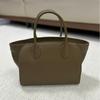 Cross-border explosive tote bag, high-end cowhide handbag, large-capacity messenger, simple commuter women's bag, minimalist style