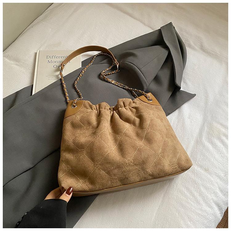 Popular bags women s new fashion diamond chain bag winter daily niche shoulder bag bucket bag хаки