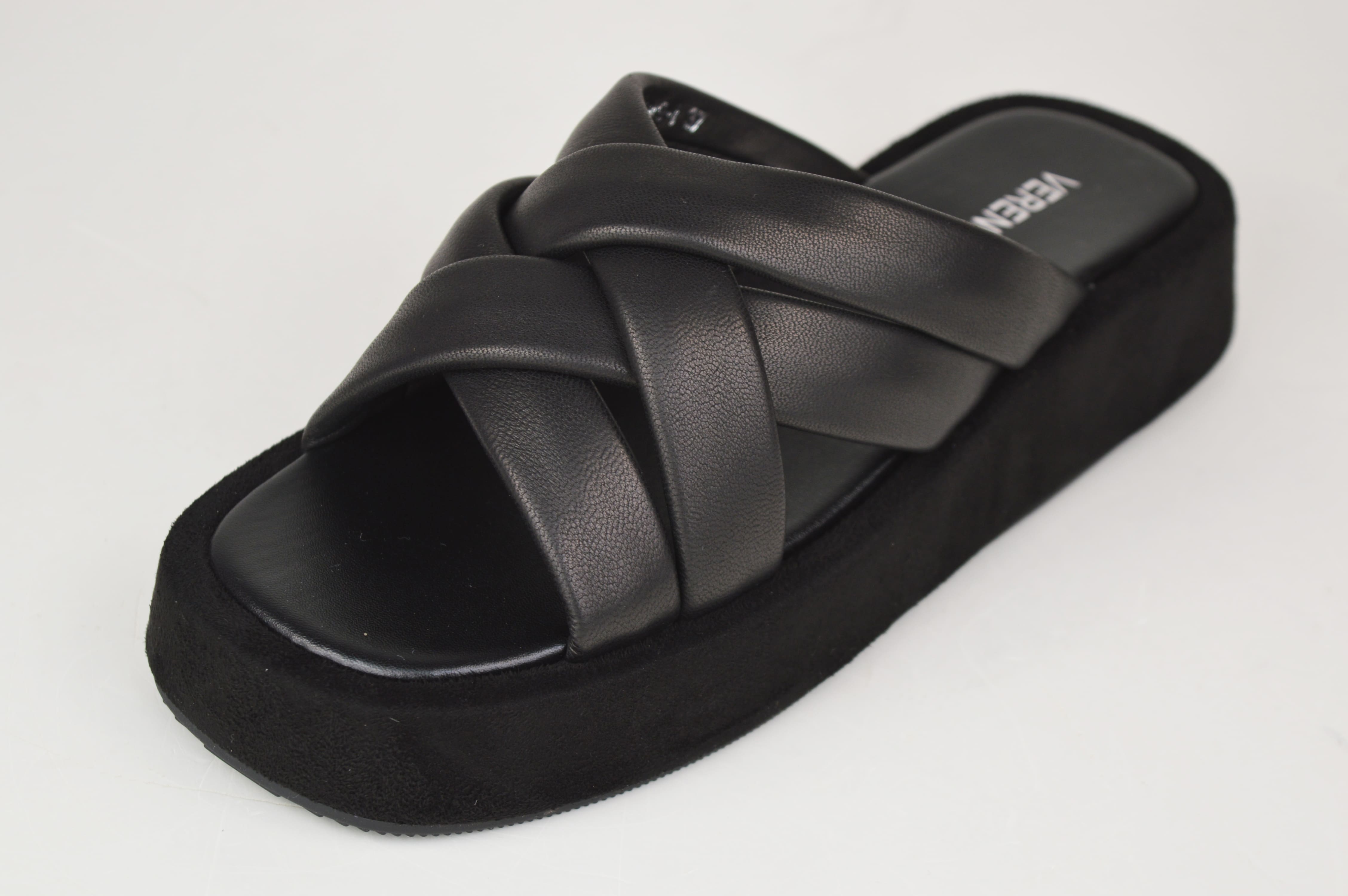 

Шльопанці на платформі Verendina 28491 36 Чорний шкіра/замша 40 чорний