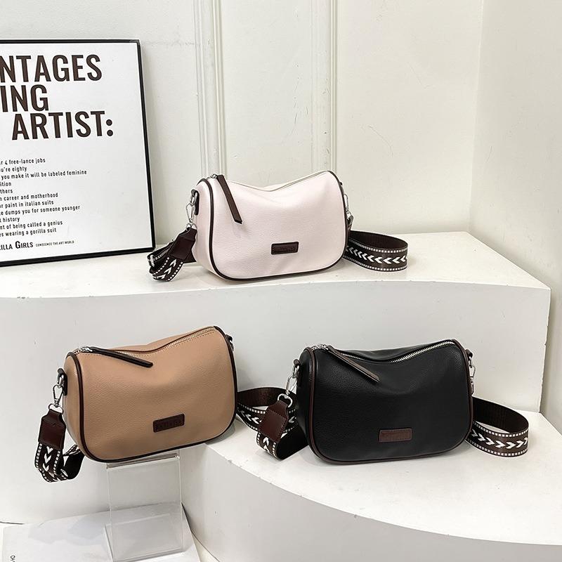 New Fashion Niche Design Wide Shoulder Underarm Pillow Bag Small Square Bag Women's Bag Trendy Simple Single Shoulder Oblique Span Bag