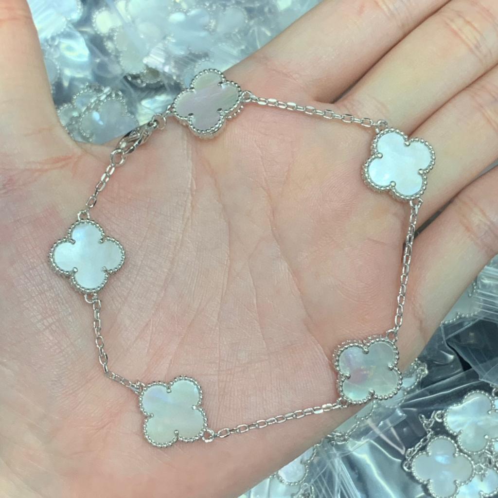 Bransoletka Koniczynka Czterolistna Pięciokwiatowa Mosiądz 18k Nieblaknąca Damska Chalcedon Laserowa Bransoletka