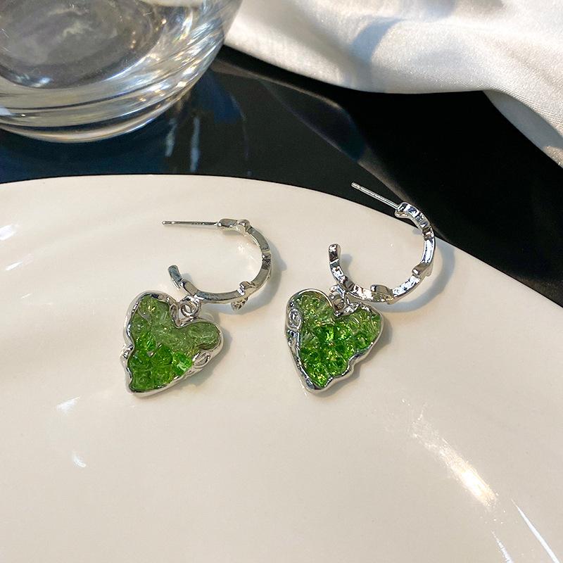 

New trendy silver needle gradual change green love earrings women, niche design sense commuting sweet light luxury crystal earrings 925 silver needle