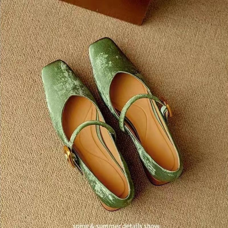 

Z French literary temperament shallow mouth square head single shoes 2025 spring and autumn new cheongsam new Chinese style Mary Jane 40 зелёный