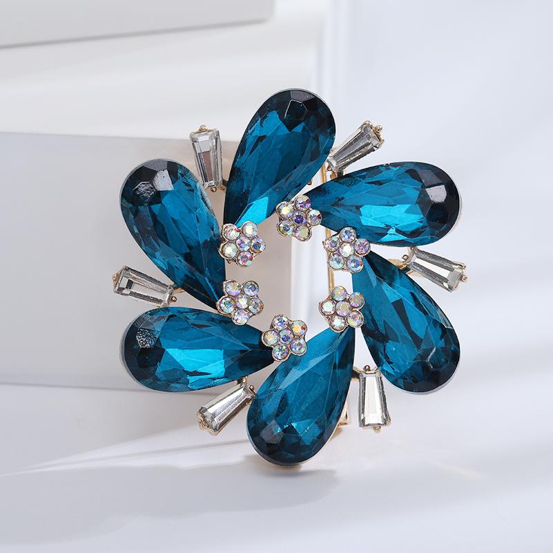 

Модная брошь-гирлянда из кристаллов, темпераментный тренд, женская анти-легкая шелковая пряжка для шарфа, ювелирная булавка