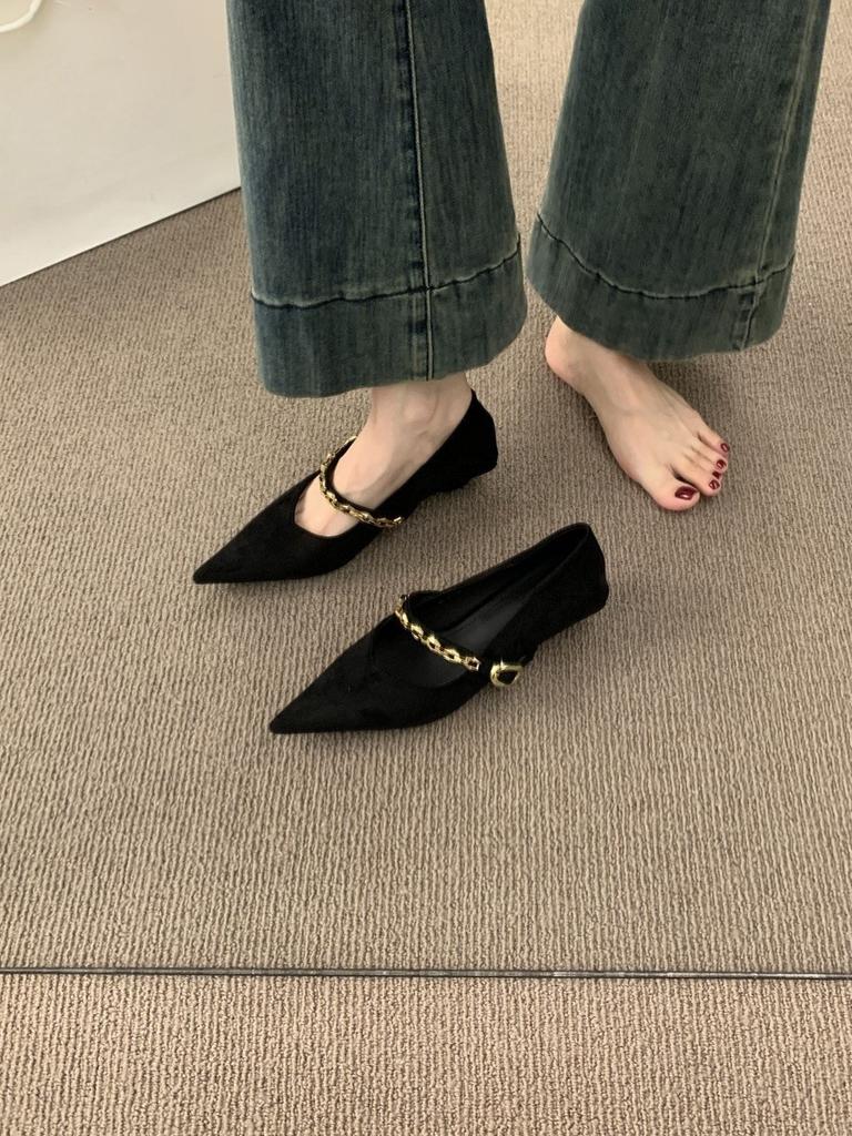 Retro niche chain word with shallow mouth pointed head suede Mary Jane shoes commuter low heel evening wind single shoes
