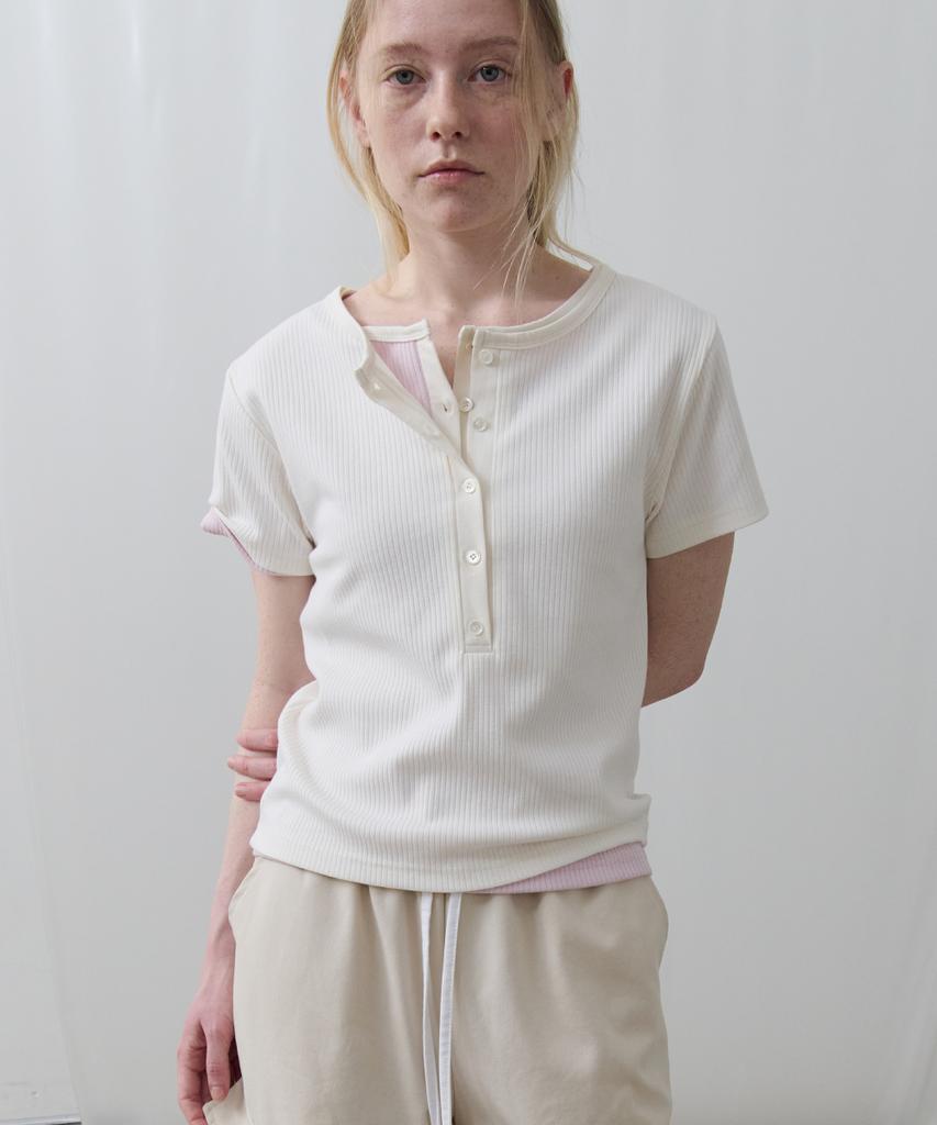 Toabe Contrast Ribbed Half-Open Tee (Cream)