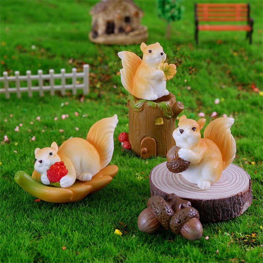 DeryArcle Set of Squirrel Miniature Lawn Fairy Garden Houses with Pine Resin Fairy Garden Entryway Cute Fairy Fairy Micro Borrowed Cute and Soothing