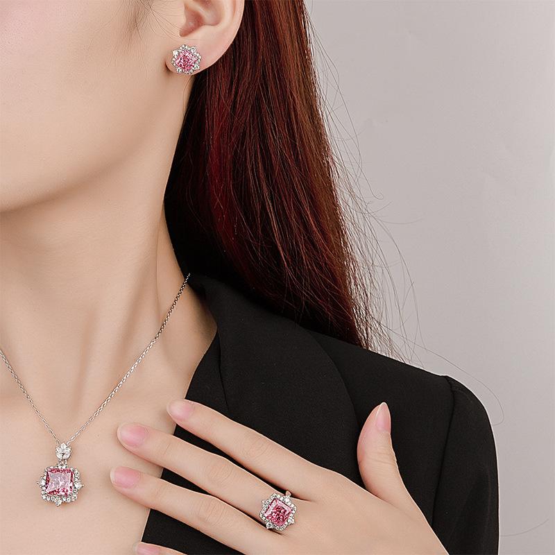 Autumn And Winter Jewelry High Carbon Diamond Ice Flower Cut Copper Inlaid Princess Square Premium Set 12 * 12-10 * 10