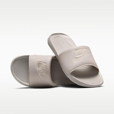 NIKE VICTORI ONE SLIDE 38.5