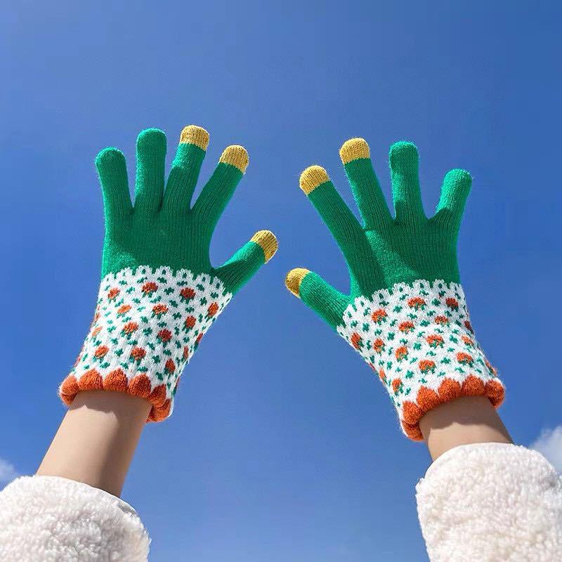 Women's and Men's Touchscreen Winter Gloves with Pineapple Pattern - Thick, Warm, Velvet-Lined, Wool, Cotton, Cold-Proof for Cycling.