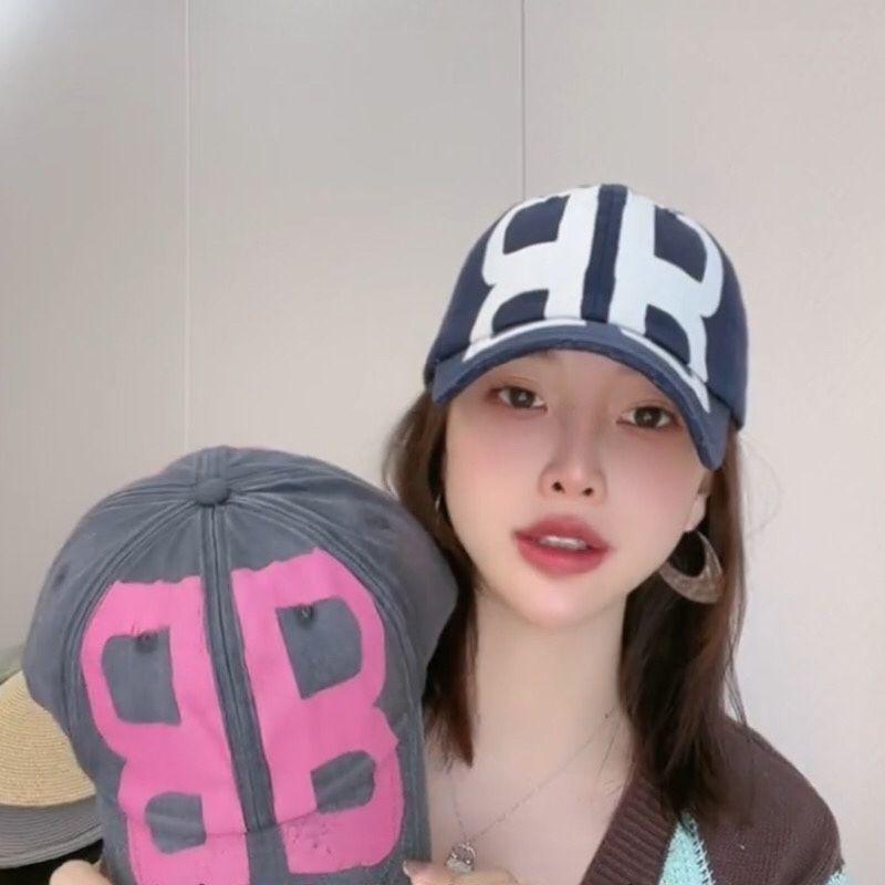 New cap women's double B graffiti print letter hat companion versatile hole baseball cap men's trend