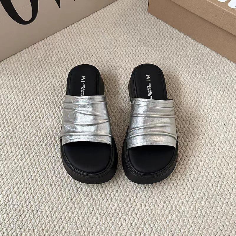 Muffin Thick Bottom Heightened Pleated Slippers Women Summer Wear New Retro Fashion Cool Slippers