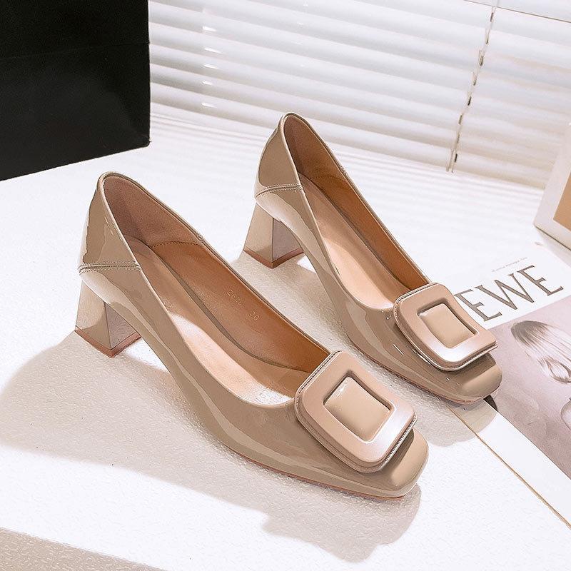 Square head shallow mouth single shoes women's middle heel 2025 new women's shoes spring and autumn French high heels thick heel red wedding shoes