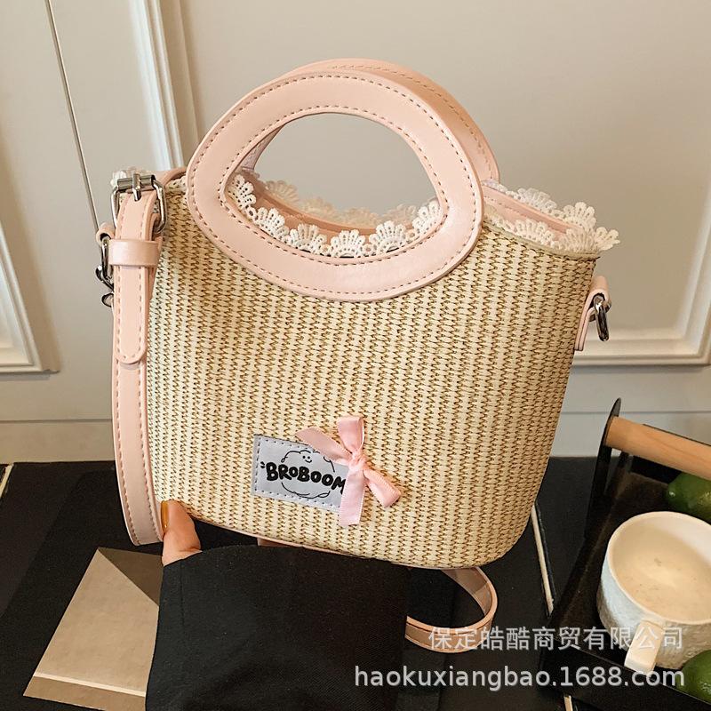 Large Capacity Straw Woven Bag Women's Summer 2025 New Casual Niche Messenger Bag Popular Portable Woven Bucket Bag