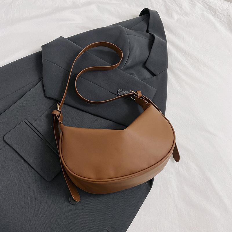 Simple Big Bag for Women New Trendy and Fashionable Large Capacity Shoulder Bag Lightweight Casual Sports Crossbody Bag