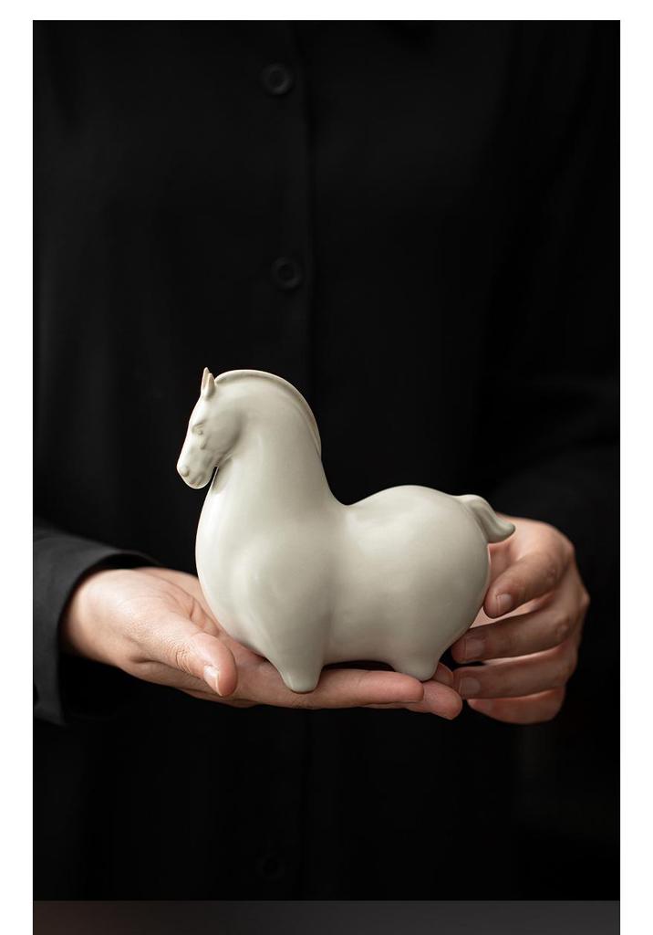 Elegant Creative Ru Ware Ceramic Horse Tea Pet – Tang Dynasty-Inspired Home Ornament and Souvenir Gift.