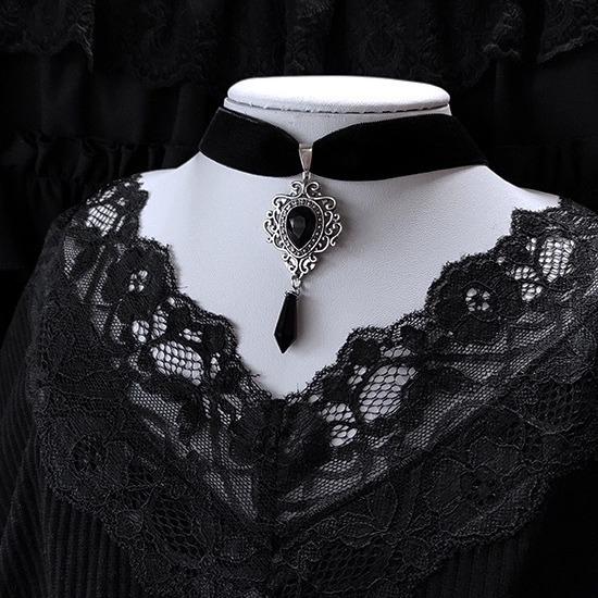 Retro Gothic Velvet Pendant Necklace Jewelry