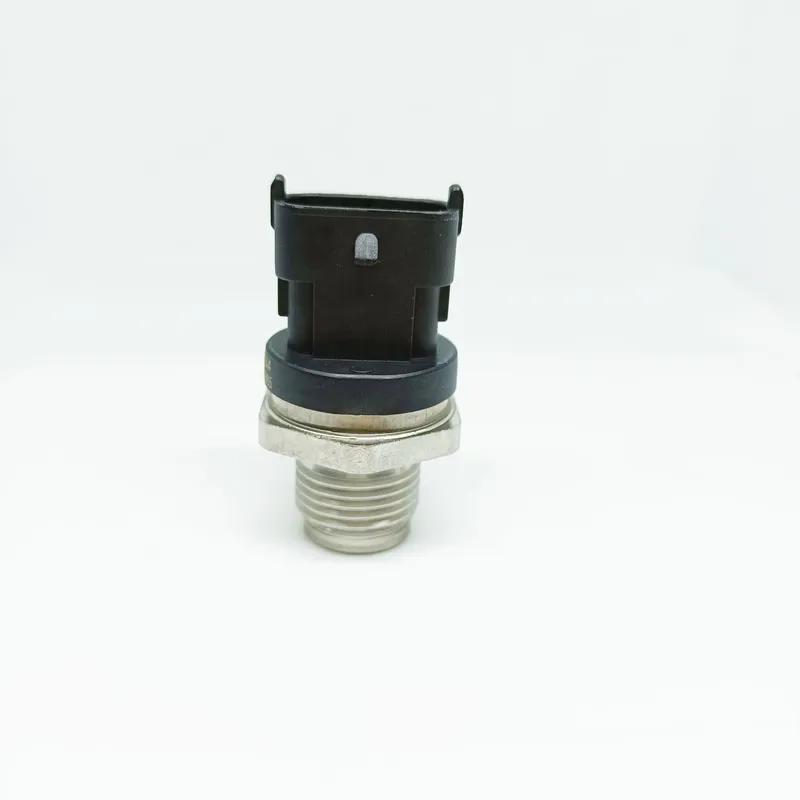Fuel Rail Pressure Sensor 0281006244 For Nissan Navara Patrol ZD30