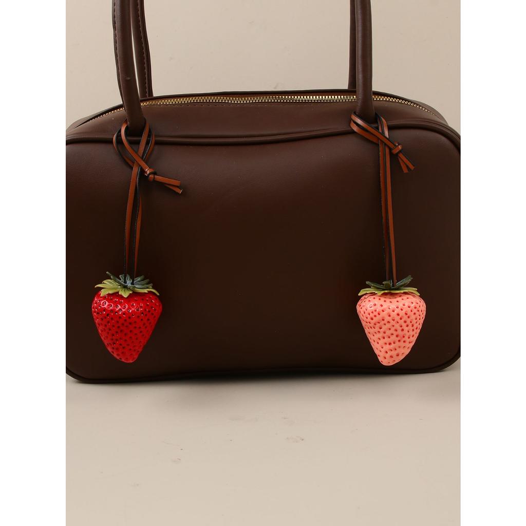 New Creative Simulation Big Strawberry Bag Pendant Personalized Three-dimensional Resin Cute Keychain Bag Accessories Pendant