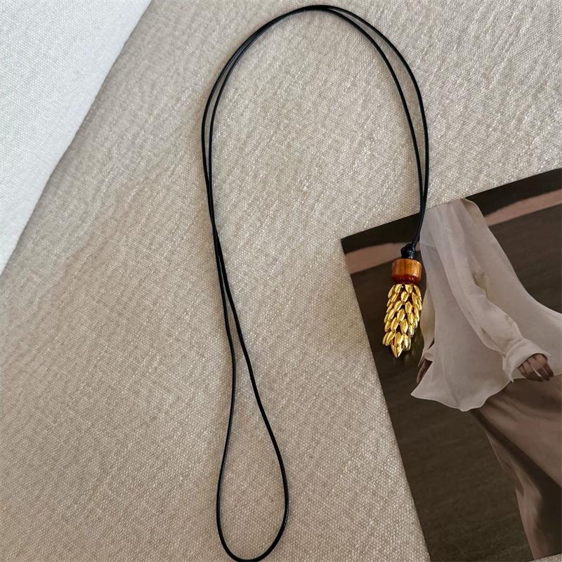 Metal Flower Pinecone Long Necklaces For Women Niche Fashion New Sweater Rope Chain Jewelry Accessory Gift Party