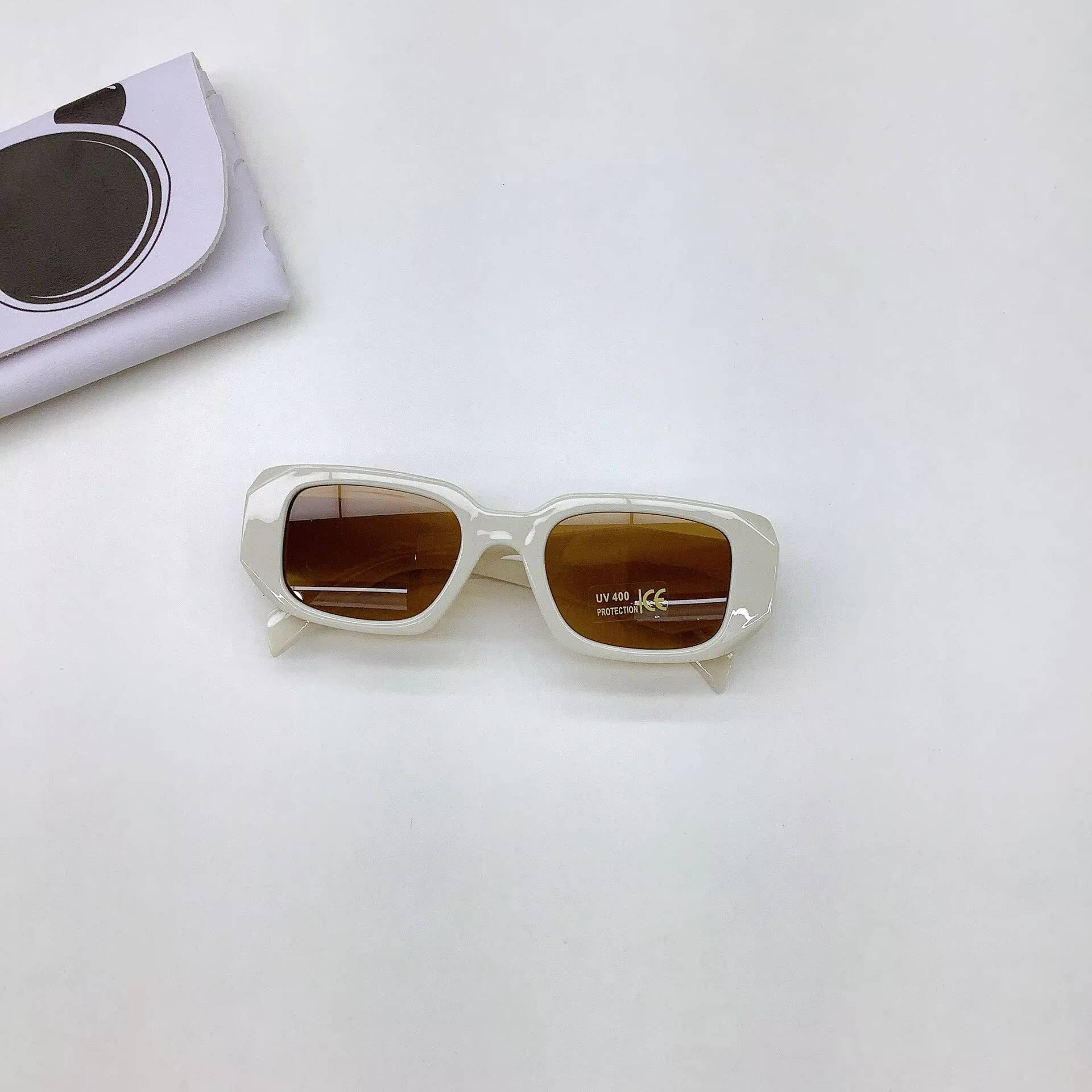 2026 New Square Cut Edge Children s Polygonal Wide Leg Sunglasses, Baby UV Resistant Sunshades бежевый