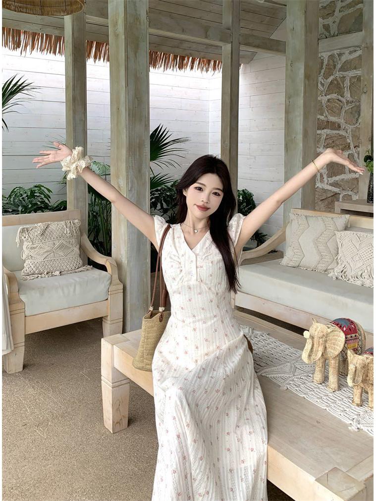 Women's Summer Pastoral Floral Print Dress - Short Sleeve, High-End Waist-Cinched, Sweet Resort Style.