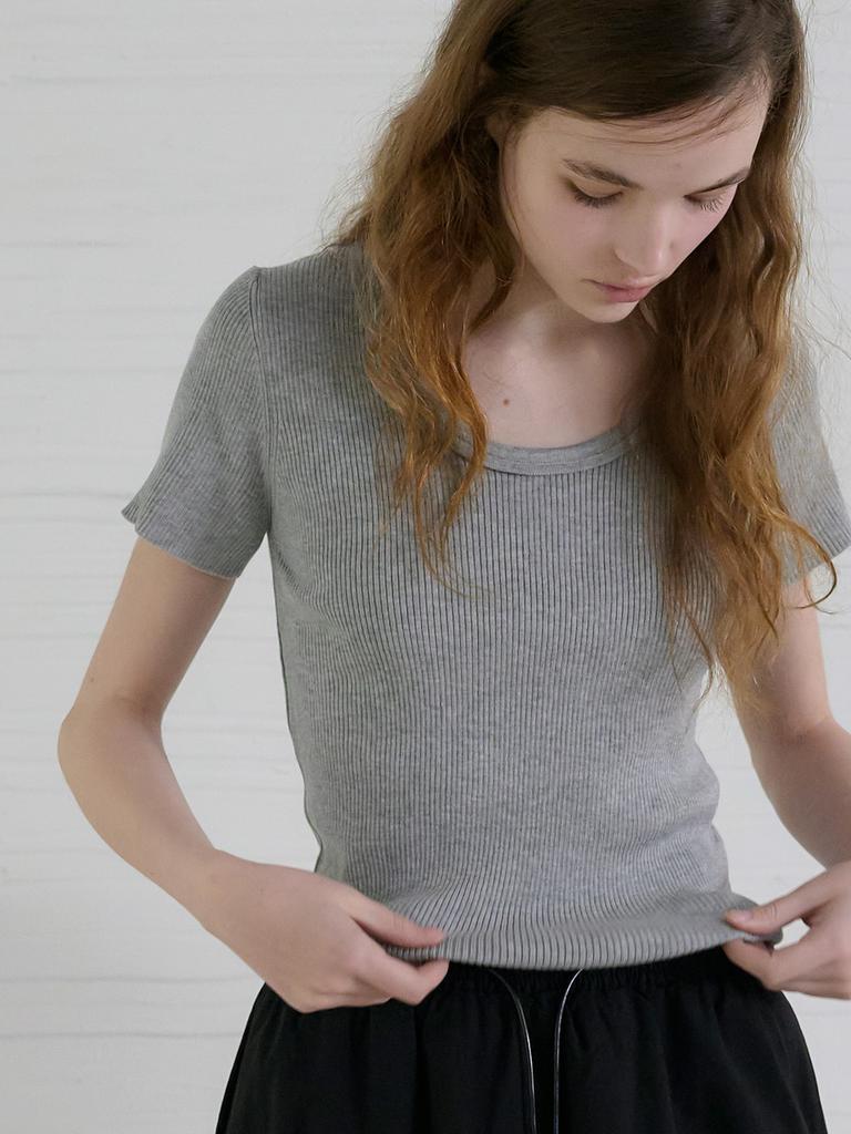 Elssibeui Scoop Neck Rib Knit Top_Gray