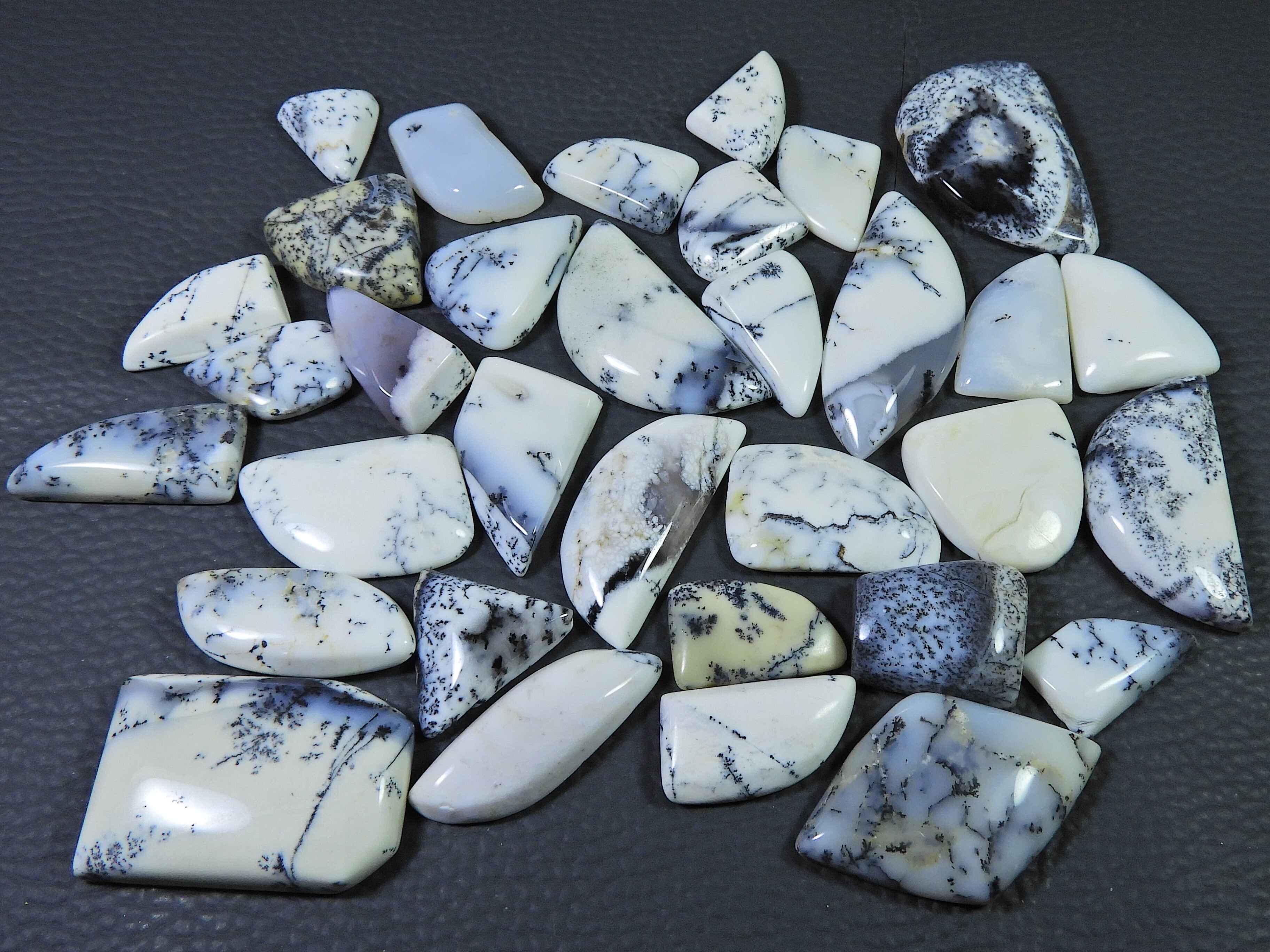 

359 карат натуральный дендрит опал фантазийный кабошон драгоценный камень россыпью 33 шт. лот 16-30 мм RQ-1643