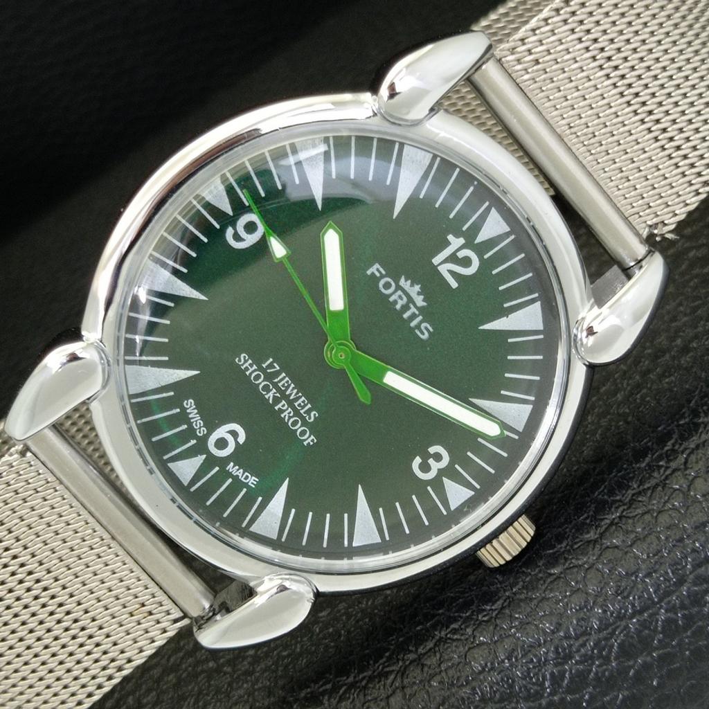 

VINTAGE HAND-WINDING SWISS MENS REFURBISHED GREEN COLOR DIAL WATCH a700891-5 R205a-a700891